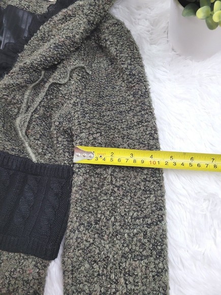 [403] Love Token Green Ruffle Sweater Jacket - Picture 2 of 12